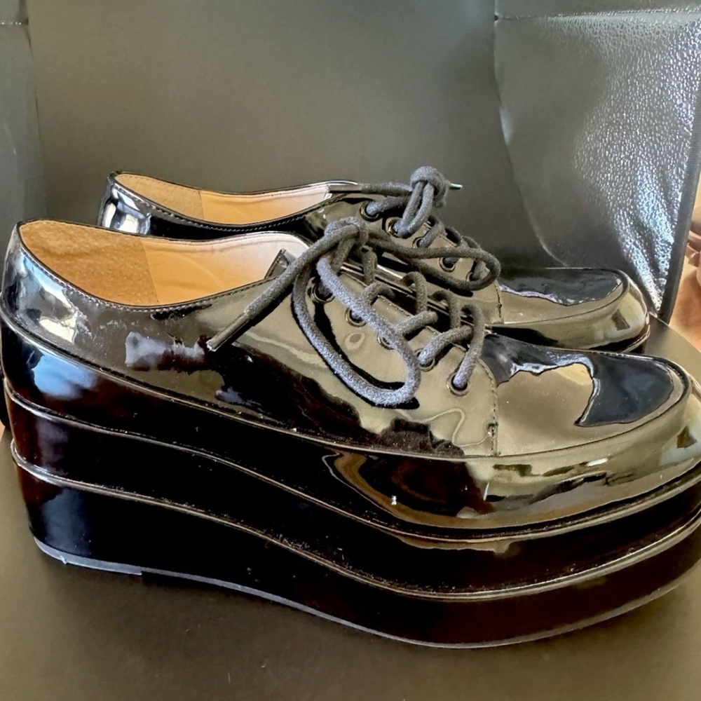 Jessica Simpson“Espira” platform oxford shoes in black patent leather(synthetic)
